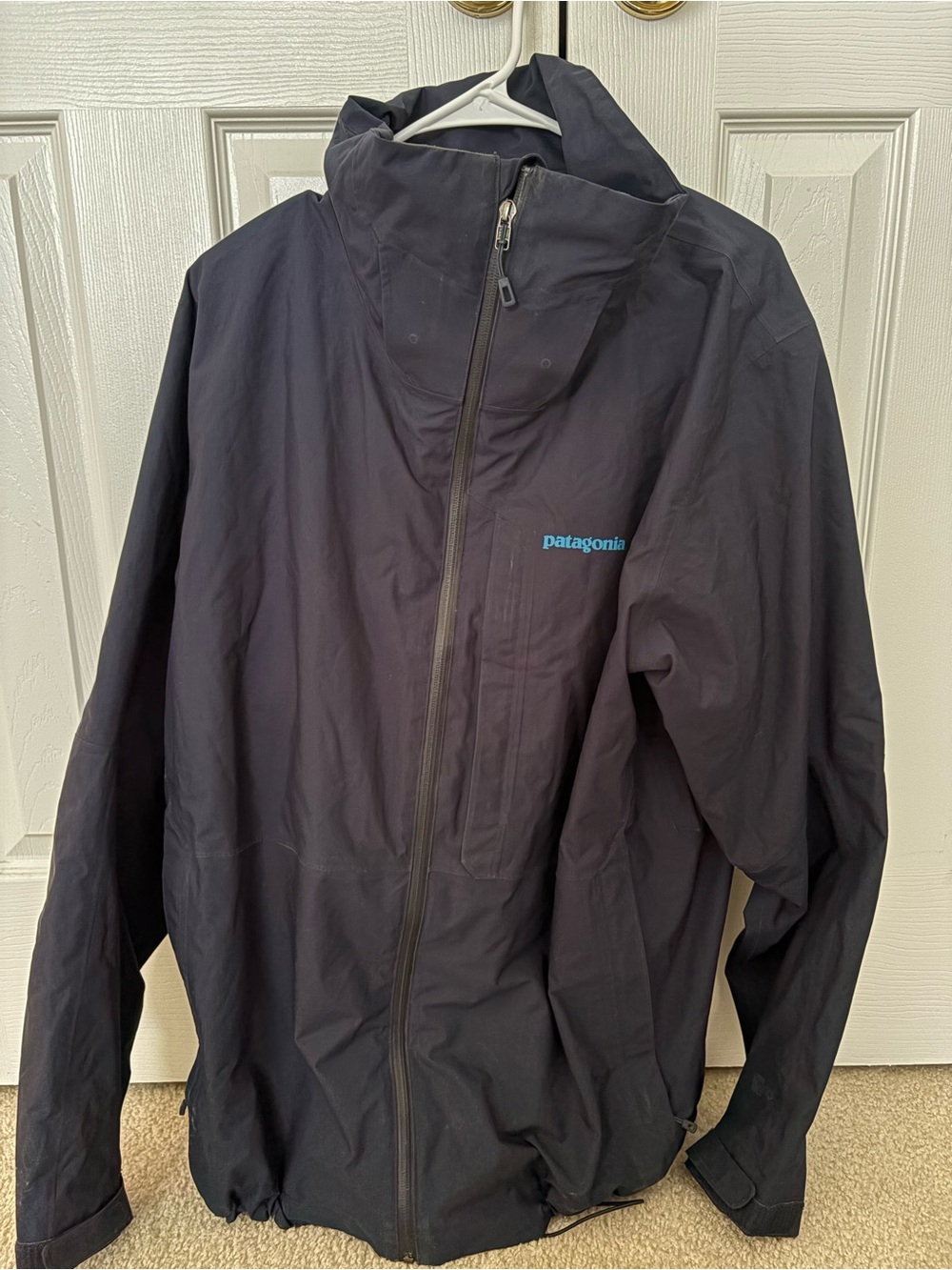 Patagonia Men's Navy Hooded Rain Jacket